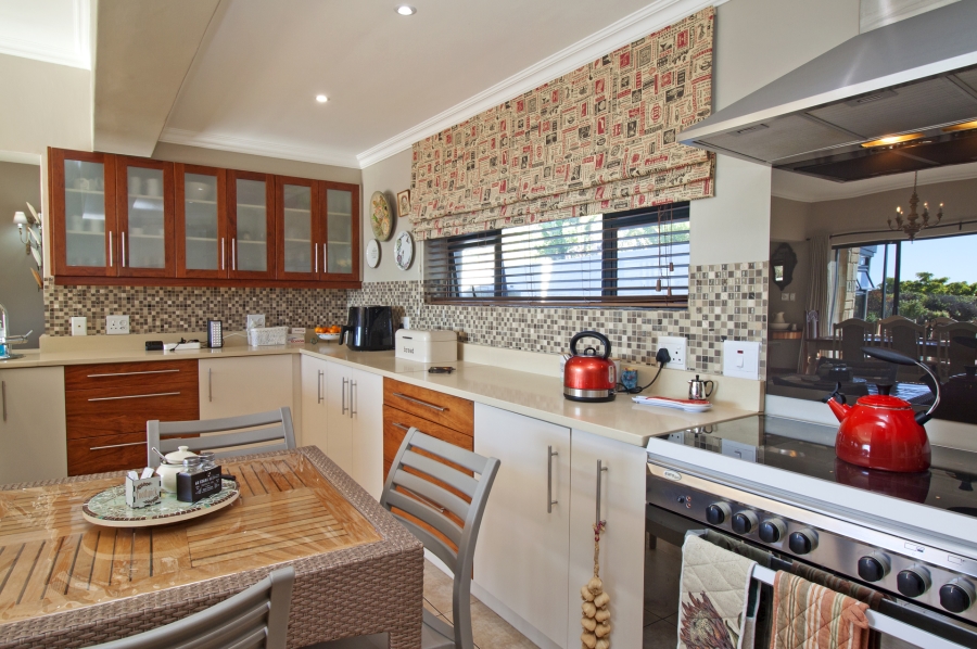 4 Bedroom Property for Sale in Stonehaven Estate Western Cape